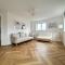 Stunning Central Flat w/ Parking