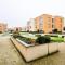Spacious 2BR 2BA Ground Floor Apartment in RG2 - Ideal for Contractors & Business Stays, FREE Parking & Sleeps Up To 7! - Reading
