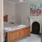 Eglinton Road - Super King - Private Bathroom