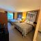 Super 8 by Wyndham Topeka at Forbes Landing