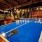 Valle verde, Hostel & camping