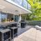 Sunset Towers, 1-25 Donald St- in the heart of town with Wi-Fi and Air Con - Nelson Bay