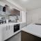 Comfy 2-Bed Near the Lake with Secure Parking - Tuggeranong