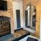 Stunning Town Center Cottage with hot tub