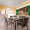 Amplia villa en Mallorca con jardín, 4 dormitorios y zona BBQ Cerca del mar en Portocolom