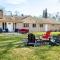 Get Ready for Football Season! Perfect for Game Day with King Beds, Firepit, Pet Friendly with Huge Fenced Yard