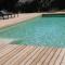 Maison contemporaine au Paradou. Piscine.