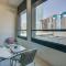 Trophy 2BR Starlight Spaces Suite w Free Valet Parking - Dubaj
