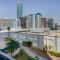 Trophy 2BR Starlight Spaces Suite w Free Valet Parking - Dubaj