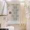 Trophy 2BR Starlight Spaces Suite w Free Valet Parking - Dubaj