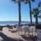 3 Bed Apartment Sleeps 6 with Shared Pool