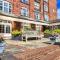 Cocoa River - two bed, two bath with allocated parking - York