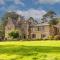 9 Bedrooms Grand Manor House Near Bath, Sleeps 26