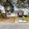 Dog-Friendly Yard! Retreat 11 Mi to Destin and Beach Dog-Friendly Yard! Retreat 11 Mi to Destin and Beach