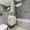 Metropolitan Luxury: Chic 2BR Flat in St. Albans
