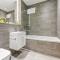 Metropolitan Luxury: Chic 2BR Flat in St. Albans