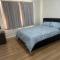 Spacious 1-Bedroom 1960 Unit Close to City with Public Transport Right at the Doorstep - 基督城