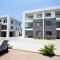 Stay Play Away Residences - Luxury 5 bed, Airport Residential