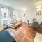 Alluring 2-Bed, 2-Bath Flat on High Street Kensington, Near Kensington Palace - London