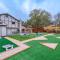 Pool, Gameroom & Minigolf Enchanting Texas Home - Сан-Антонио