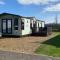 Great 4 Berth Caravan For Hire In Suffolk At North Denes, Ref 40149Nd