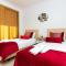 Magnólia AB House - Pool View & Privat Garden & Garage - Albufeira