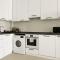 Caesar Arrius 27, Amaizing Spacious 2-Bedroom-2 Bathroom Apartment