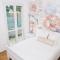 Lora rose suite ,free parking, self check in,2 - Como