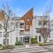 Stylish Studio with King Bed, Balcony and Full Kitchen