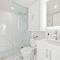 Modern 2-Bedroom Condo w Floor to Ceiling Windows