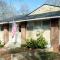 Unity Park Retreat - Walk to Unity Park, Half a Mile Away - Private Backyard!