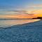 Lovely vacation home 1 block from beach & downtown Gulfport