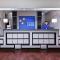 Holiday Inn Express & Suites Cleveland by IHG