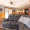 Lazy Bear Lodge in Florissant with Mountain Views!