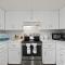 Bayside Escape-Condo w Dock Pool and Near Beach - 萨拉索塔