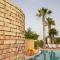 VILLA LIBECCIO appartment with shared swimming pool, at 200 meters from the beach, solarium and private parking