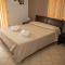 VILLA LIBECCIO appartment with shared swimming pool, at 200 meters from the beach, solarium and private parking