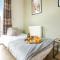 Beautiful 2 Bedroom, 2 Bathroom, Free Parking, Milton Keynes City Centre Penthouse Apartment