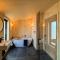 Tillyfruskie Farm Holiday Cabin, Finzean