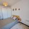 Appartement RDC 2 pièces proche plage avec terrasses et parking - FR-1-326-575