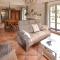 Nice Home In Entraigues-Sur-La-Sorg - Entraigues-sur-la-Sorgue