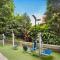 Modern Homely 2BR APT w Parking Bowen Hills - Brisbane