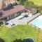 Beautiful American style villa with heated Pool and Jacuzzi
