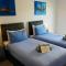 Colonels House-Stylish Seafront Townhouse overlooking Sandown Bay