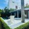 Private Garden Villa With Parking