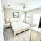 Perdido Key Dream, Luxurious 2BR Vacation Rental - Pensacola
