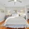 Modern Charming 4BR 3BA Retreat - Vineyard Haven