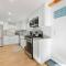 Newly Renovated 3BR 2BA Walk to Restaurants - فينيارد هافن
