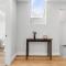 Newly Renovated 3BR 2BA Walk to Restaurants - فينيارد هافن