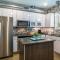 Modern Townhome, w/ Downtown Views, Rooftop Deck only 6min to Broadway - ناشفيل